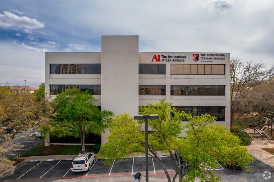 More Photos Of 10000 W IH-10, San Antonio Office For Lease