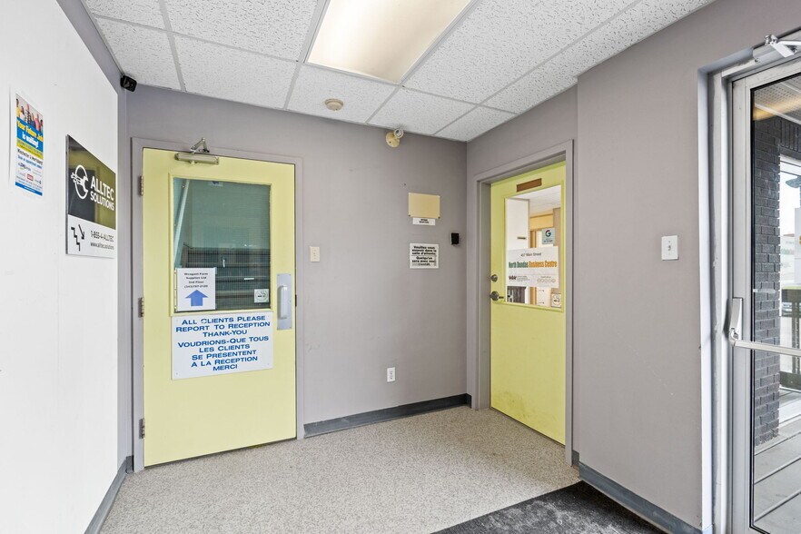 More Photos Of 457 Main St E, Winchester Medical For Sale