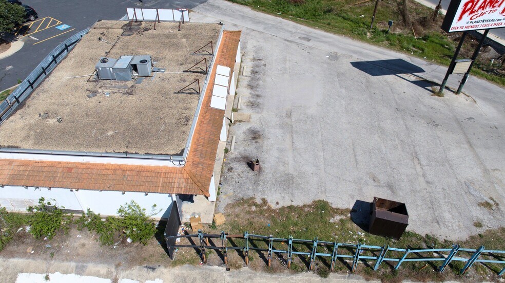 More Photos Of 6515 W Military Dr, San Antonio Freestanding For Sale