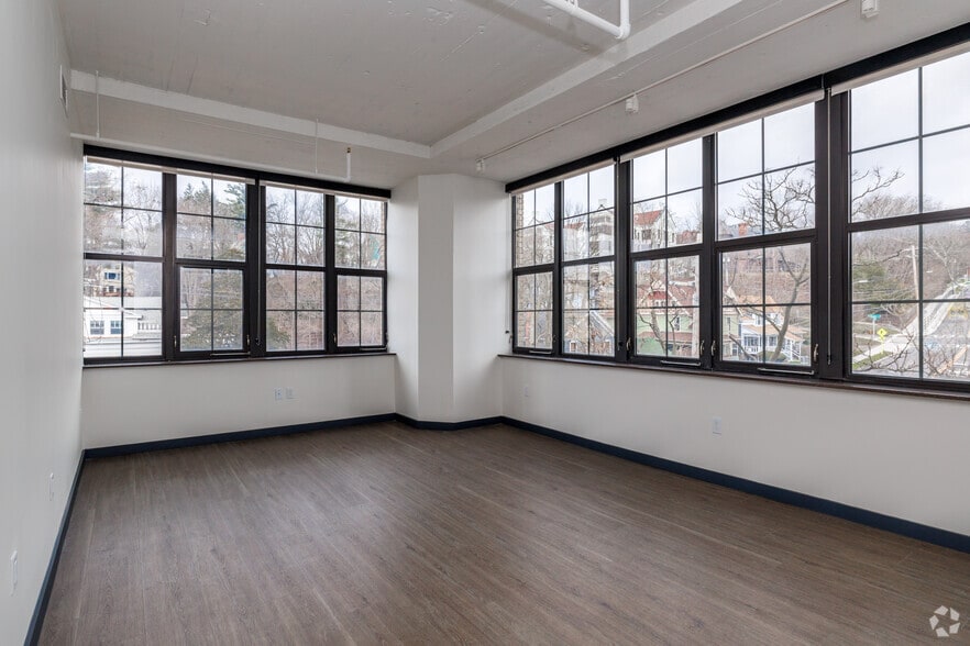 More Photos Of 401 E State St, Ithaca Apartments For Lease