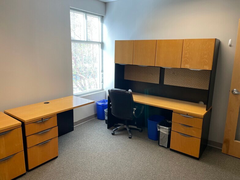 More Photos Of 400 Market St, Chapel Hill Office For Lease
