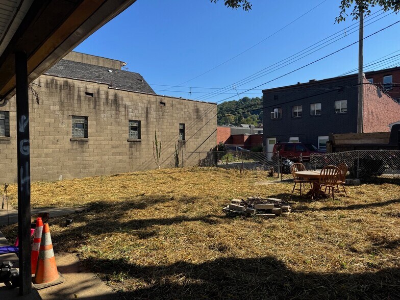 More Photos Of 609 Allegheny Ave, Glassport Apartments For Sale