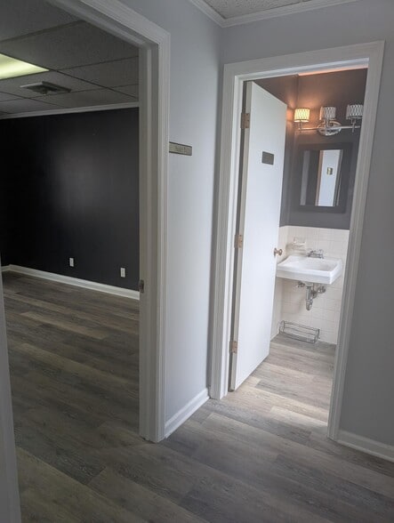 More Photos Of 19-55 Irongate Park Dr, Dayton Office For Lease