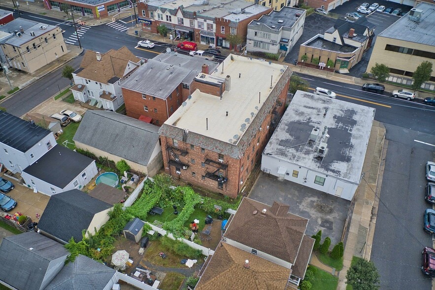 More Photos Of 203 Willis Ave, Mineola Apartments For Sale