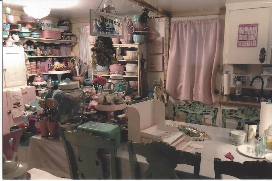 More Photos Of 4615 S Santa Fe Dr, Englewood Service For Sale