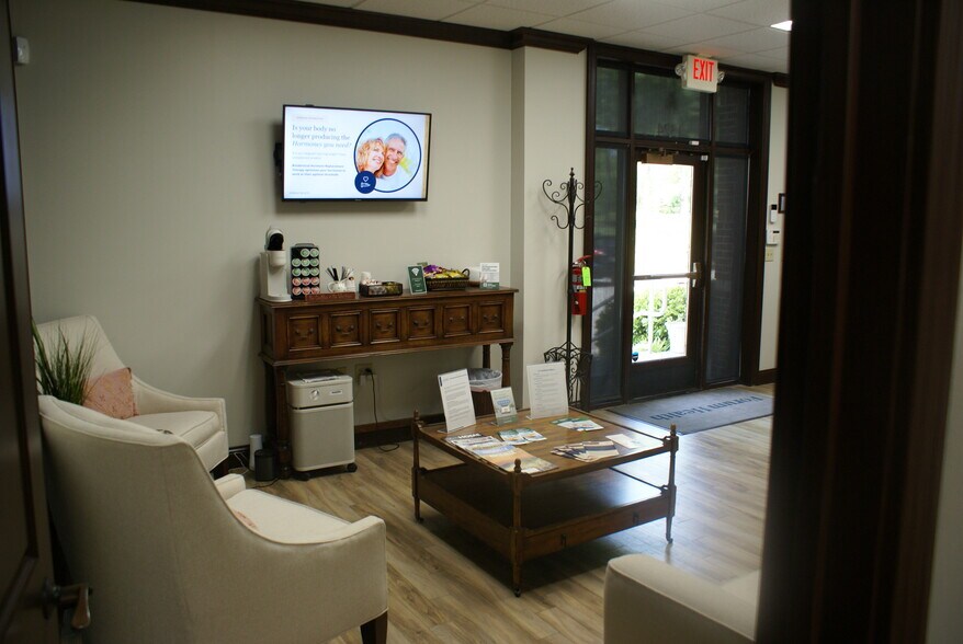 More Photos Of 1320 Dowell Springs Blvd, Knoxville Office For Lease