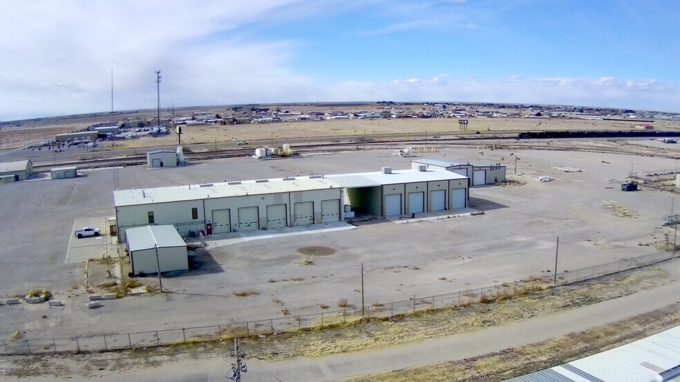 More Photos Of 2401 Sivley Rd, Artesia Truck Terminal For Sale