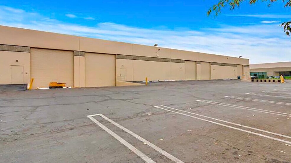 More Photos Of 1980-2000 W Corporate Way, Anaheim Light Manufacturing For Sale