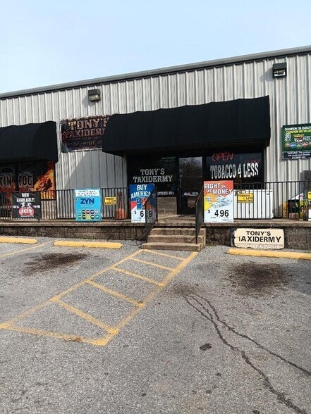 More Photos Of 2121 Batesville Blvd, Southside Restaurant For Sale