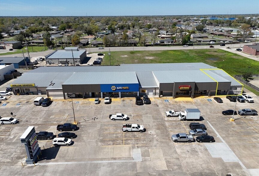 Primary Photo Of 1003 Beglis Pky, Sulphur Restaurant For Lease