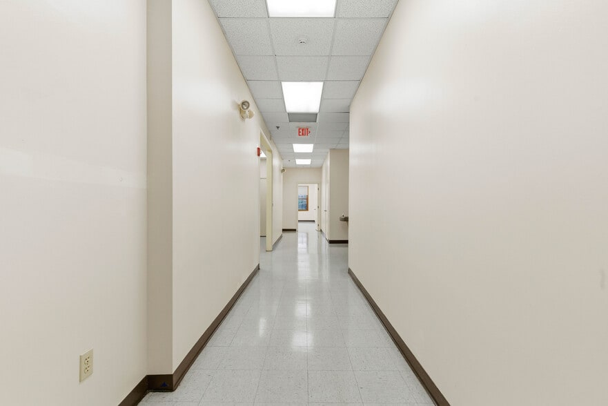 More Photos Of 86 Coraopolis Rd, Coraopolis Medical For Sale