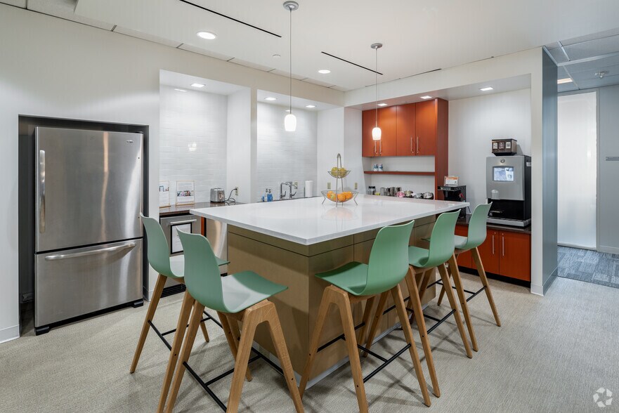 More Photos Of 100 Spectrum Center Dr, Irvine Coworking Space