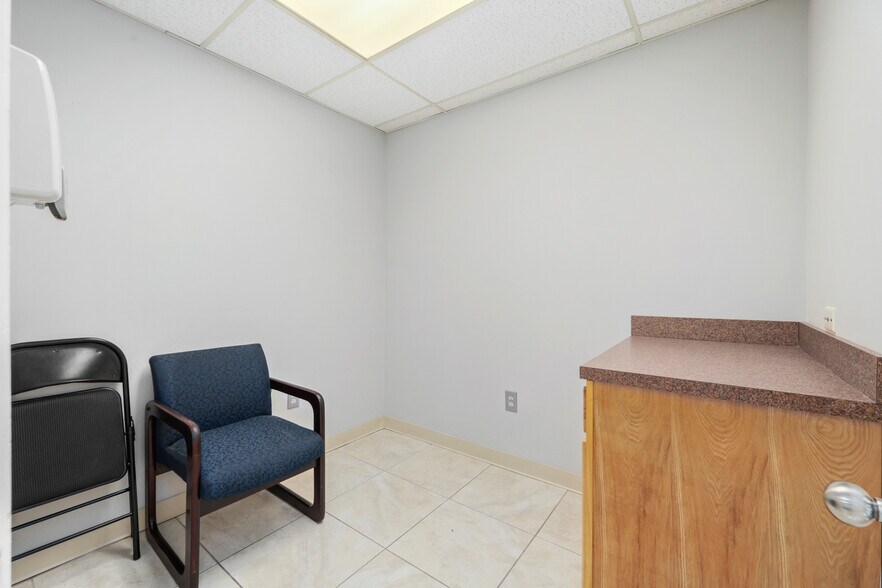 More Photos Of 2054 Park St, Jacksonville Medical For Lease
