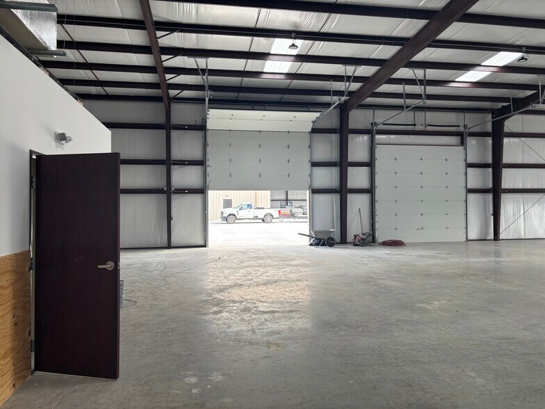 More Photos Of 764 Soechting Rd, New Braunfels Unknown For Lease