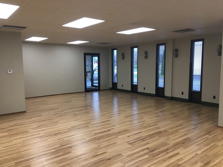 More Photos Of W7209 Main St, Waupun Flex For Lease