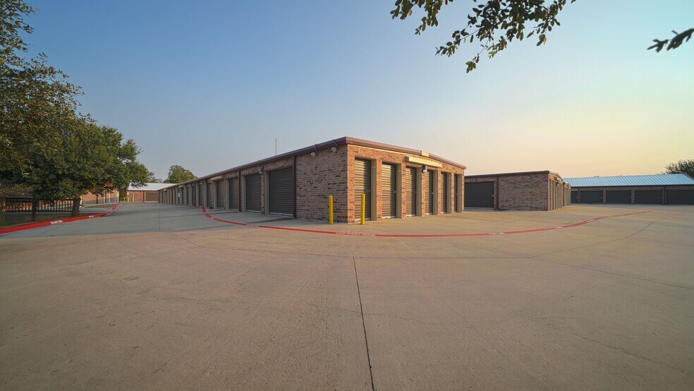 More Photos Of 2672 HORSE HAVEN LN, College Station Self Storage For Sale