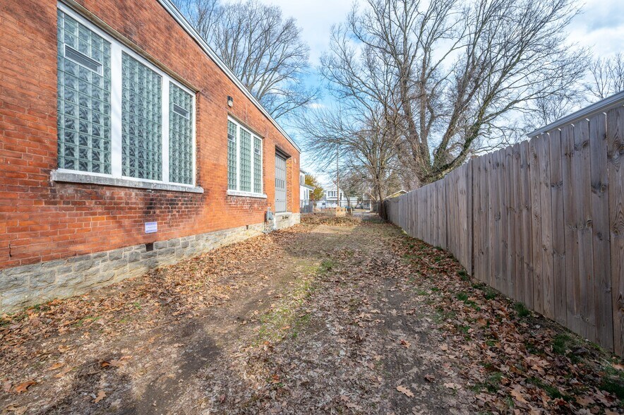 More Photos Of 1514 Kinney Ave, Cincinnati Warehouse For Sale