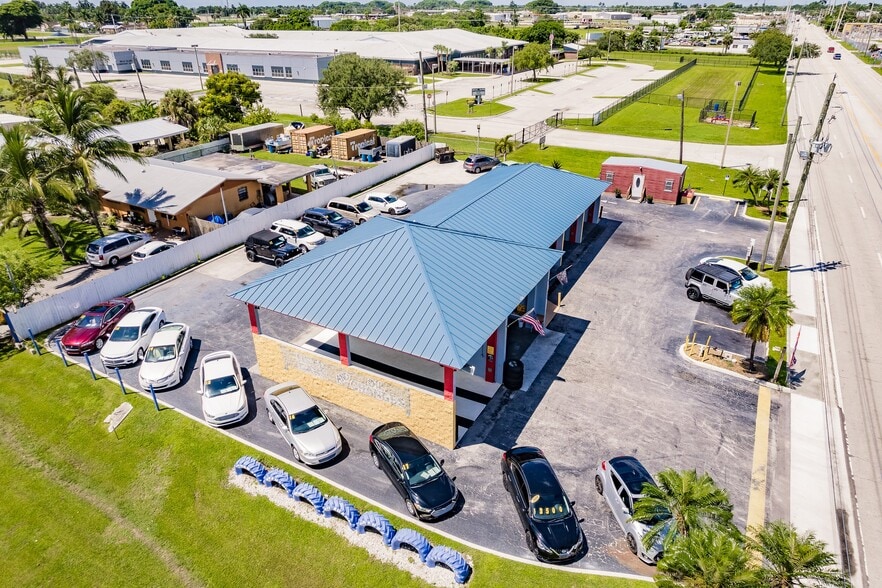 More Photos Of 400 NW Avenue L, Belle Glade Auto Dealership For Sale