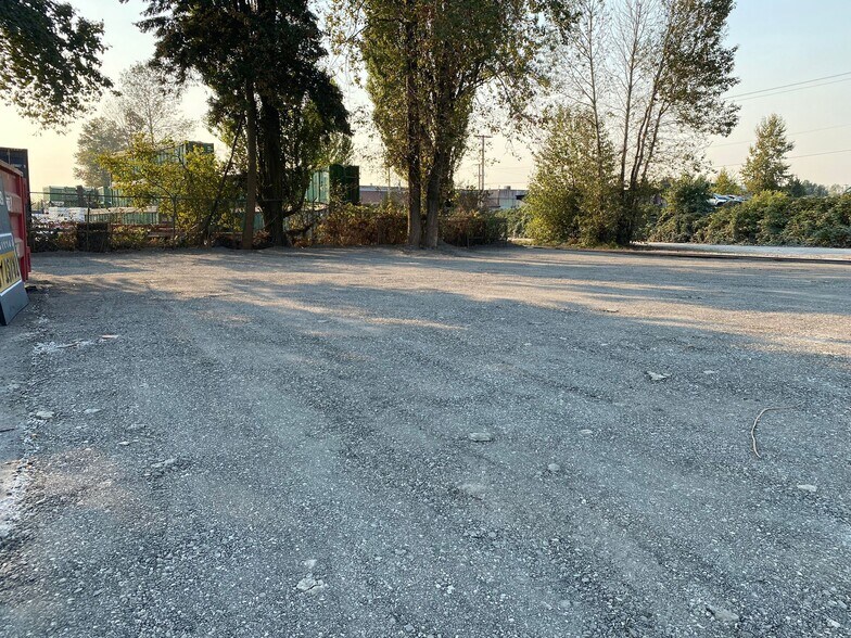 More Photos Of 8321 Willard St, Burnaby Land For Lease