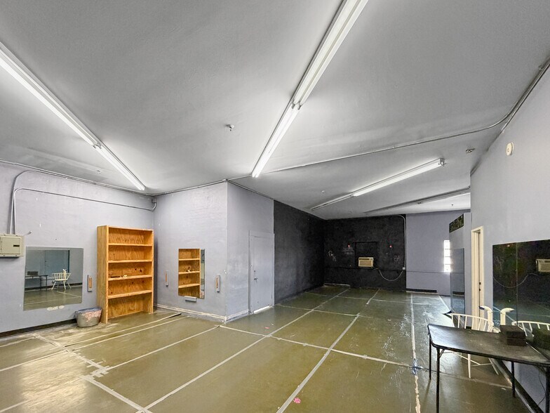 More Photos Of 102-104 Main St, Mccomb Storefront Retail Office For Sale