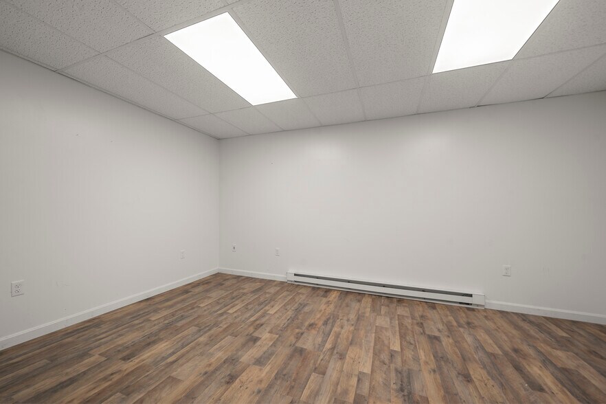 More Photos Of 597 Winthrop St, Taunton Manufacturing For Lease