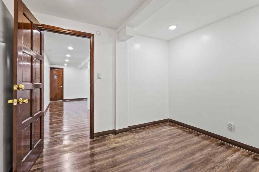 More Photos Of 108 N Depot Dr, Fort Pierce Office Residential For Lease