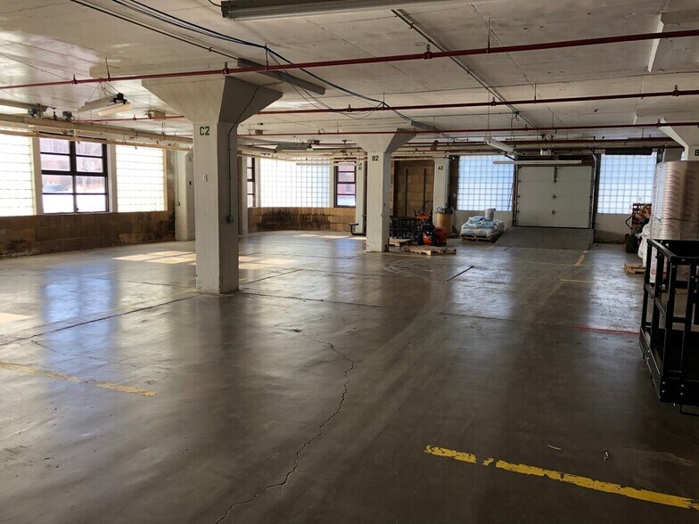 More Photos Of 120 E Clark St, Freeport Warehouse For Sale