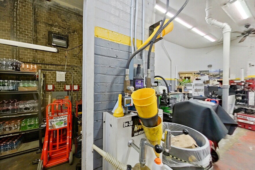 More Photos Of 11410 N Shore Dr, Reston Service Station For Sale