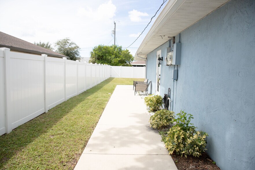 More Photos Of 2826 Santa Barbara Blvd, Cape Coral Freestanding For Sale