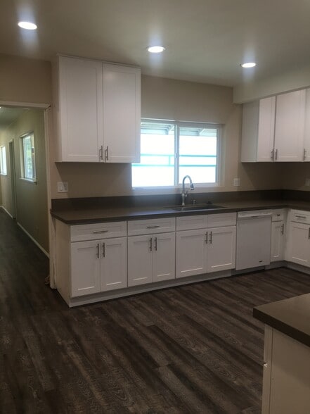 More Photos Of 454 S Glassell St, Orange Multifamily For Sale