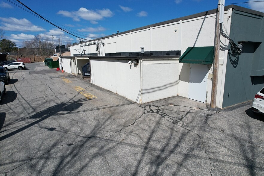 More Photos Of 5 Shrewsbury St, Holden Light Distribution For Lease