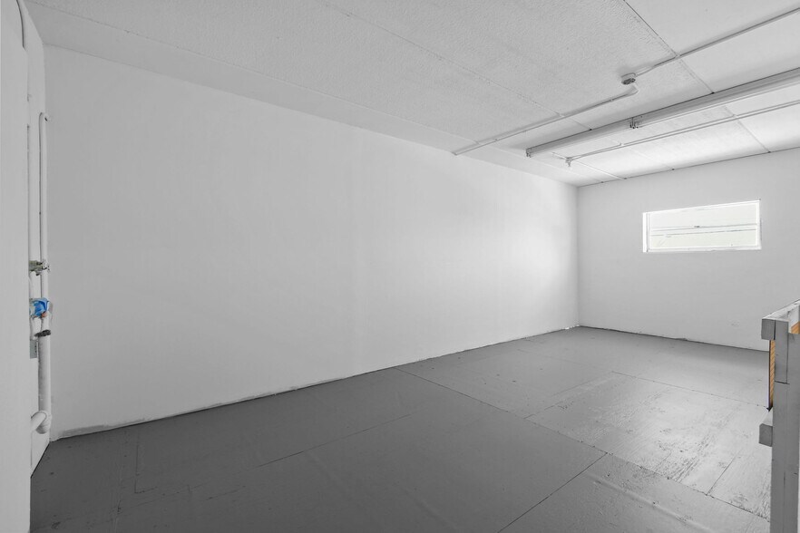 More Photos Of 1200 Clare Ave, West Palm Beach Service For Sale