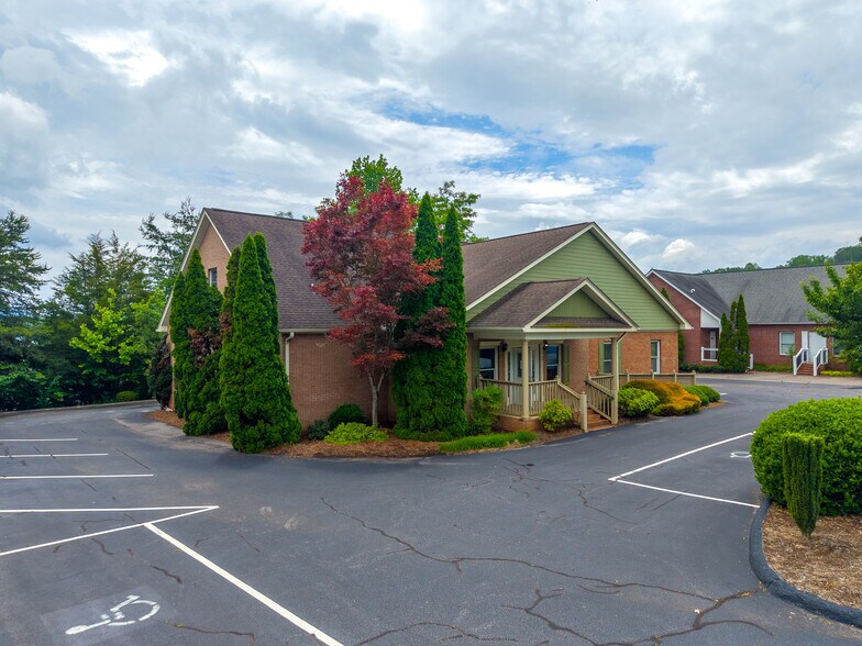 Primary Photo Of 144 Holly Springs Park Dr, Franklin Medical For Lease
