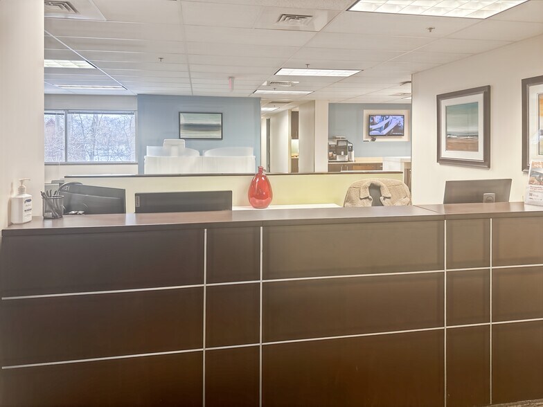 More Photos Of 1715 Indian Wood Cir, Maumee Coworking Space