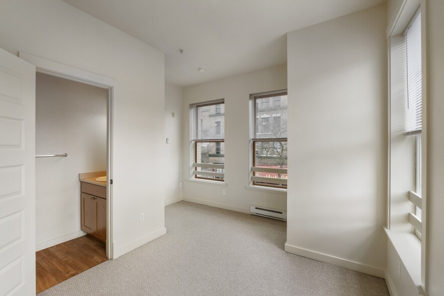 More Photos Of 668 S King St, Seattle Apartments For Lease