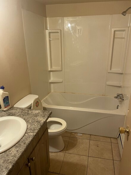 More Photos Of 11715 124th St NW, Edmonton Apartments For Sale