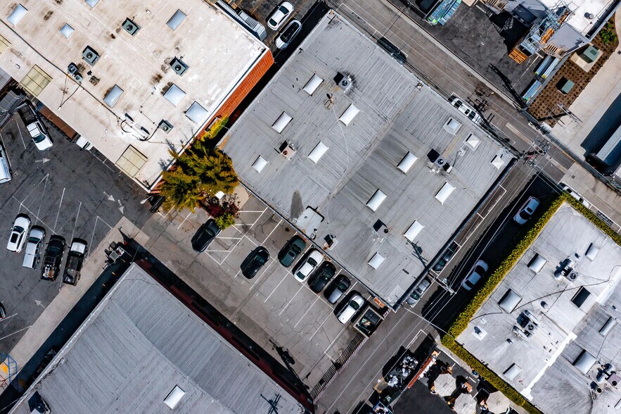More Photos Of 2210 Broadway, Santa Monica Loft Creative Space For Lease