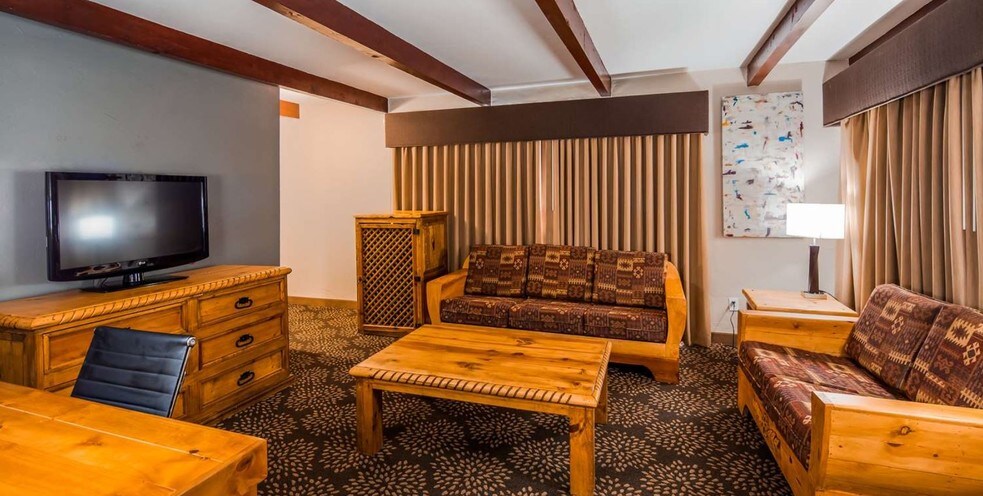 More Photos Of 1765 S Main St, Las Cruces Hotel For Sale