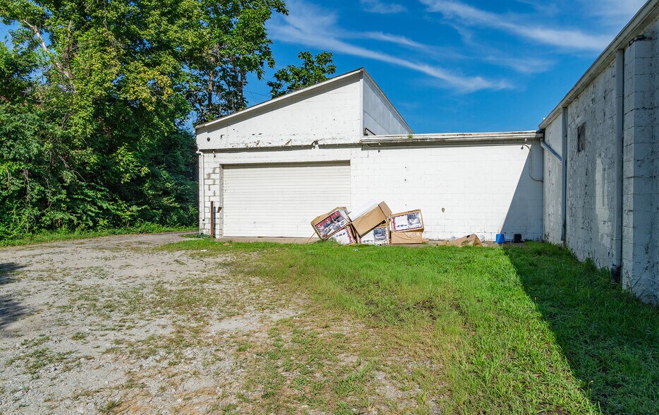 More Photos Of 10509 Dixie Hwy, Louisville Freestanding For Lease