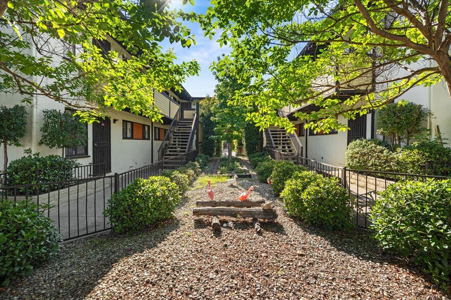 More Photos Of 7253-7257 Vineland Ave, Sun Valley Apartments For Sale