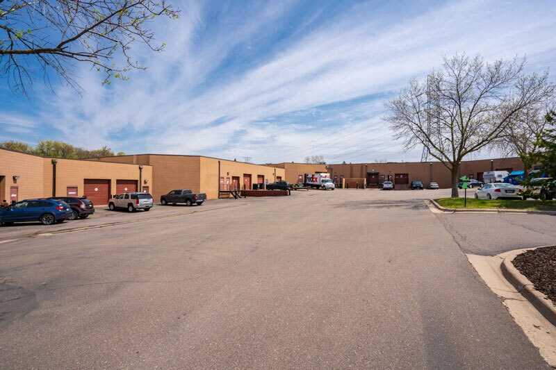 More Photos Of 6121 Baker Rd, Minnetonka Research And Development For Lease