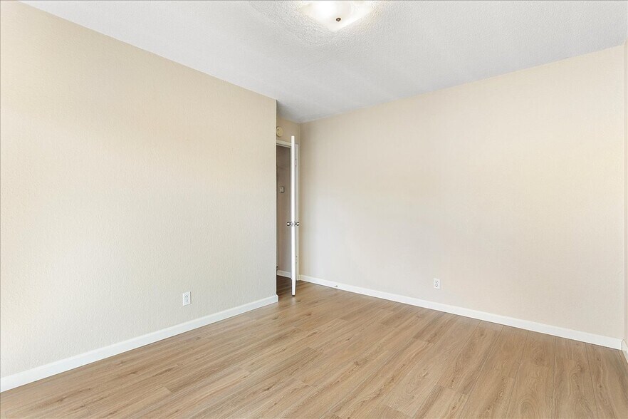 More Photos Of 2435 9th St, Berkeley Apartments For Sale