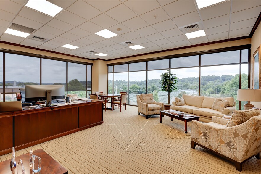 More Photos Of 9600 Parkside, Knoxville Distribution For Lease