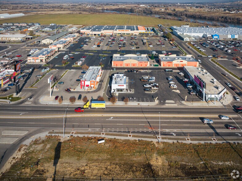 More Photos Of 1657 E Idaho Ave, Ontario General Retail For Sale