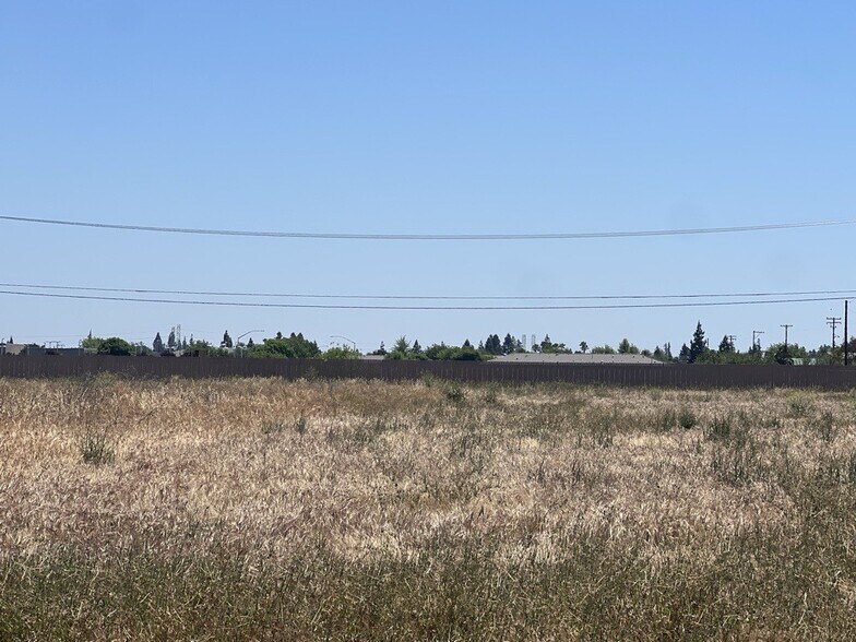 More Photos Of 301 Kiernan Ave, Modesto Land For Sale