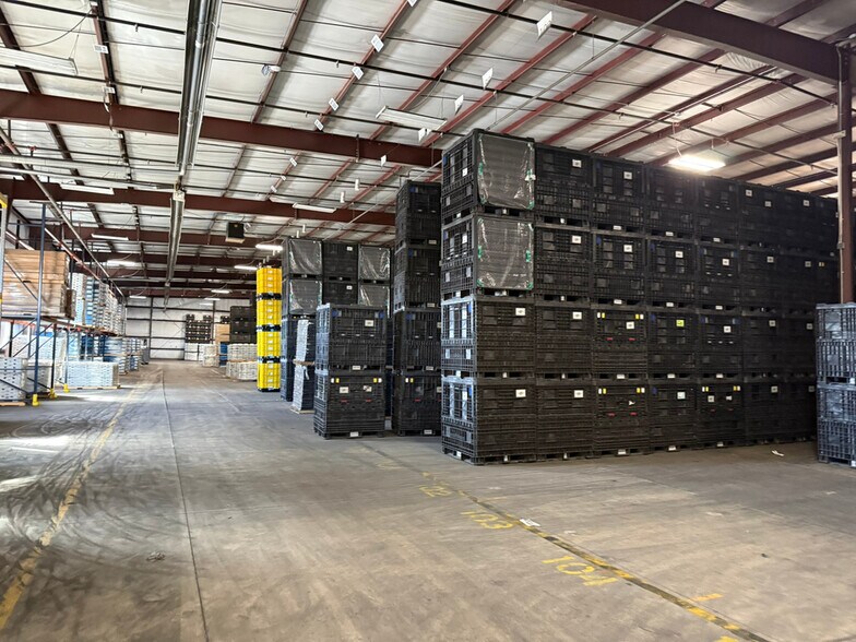 More Photos Of 2202 Wolf Way, West Des Moines Warehouse For Lease