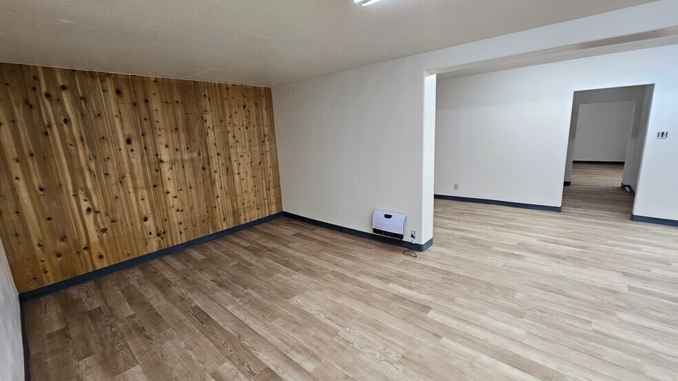 More Photos Of 21719 Donner Pass Rd, Soda Springs Storefront Retail Residential For Lease