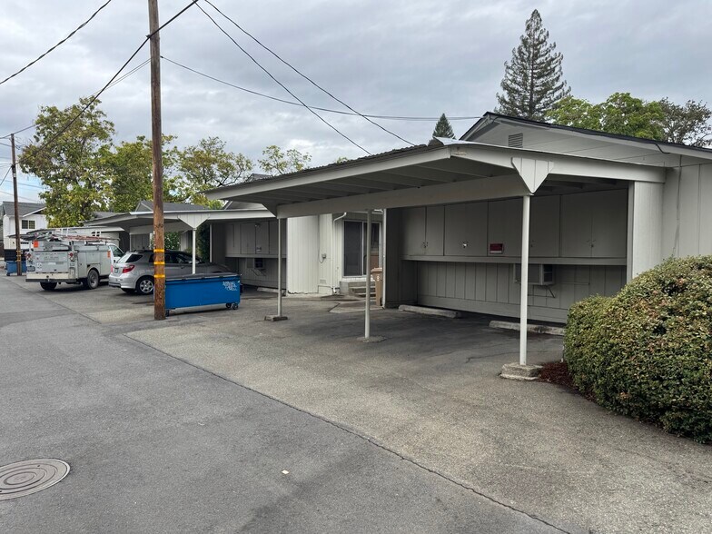 More Photos Of 305 NE C St, Grants Pass Apartments For Sale
