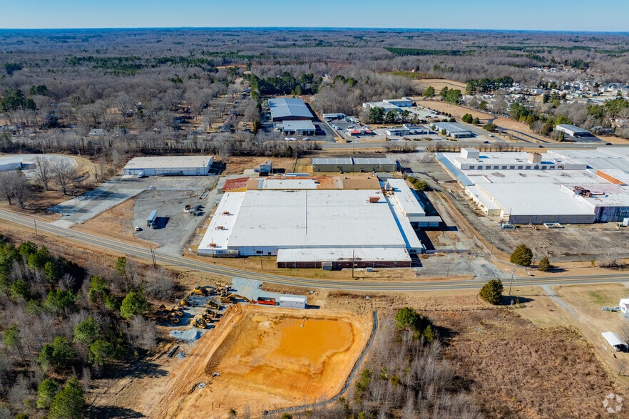 More Photos Of 2300 Old Durham Rd, Roxboro Warehouse For Lease