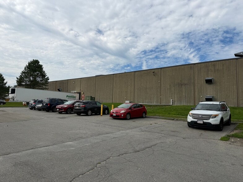More Photos Of 28 Bowditch Dr, Shrewsbury Manufacturing For Lease